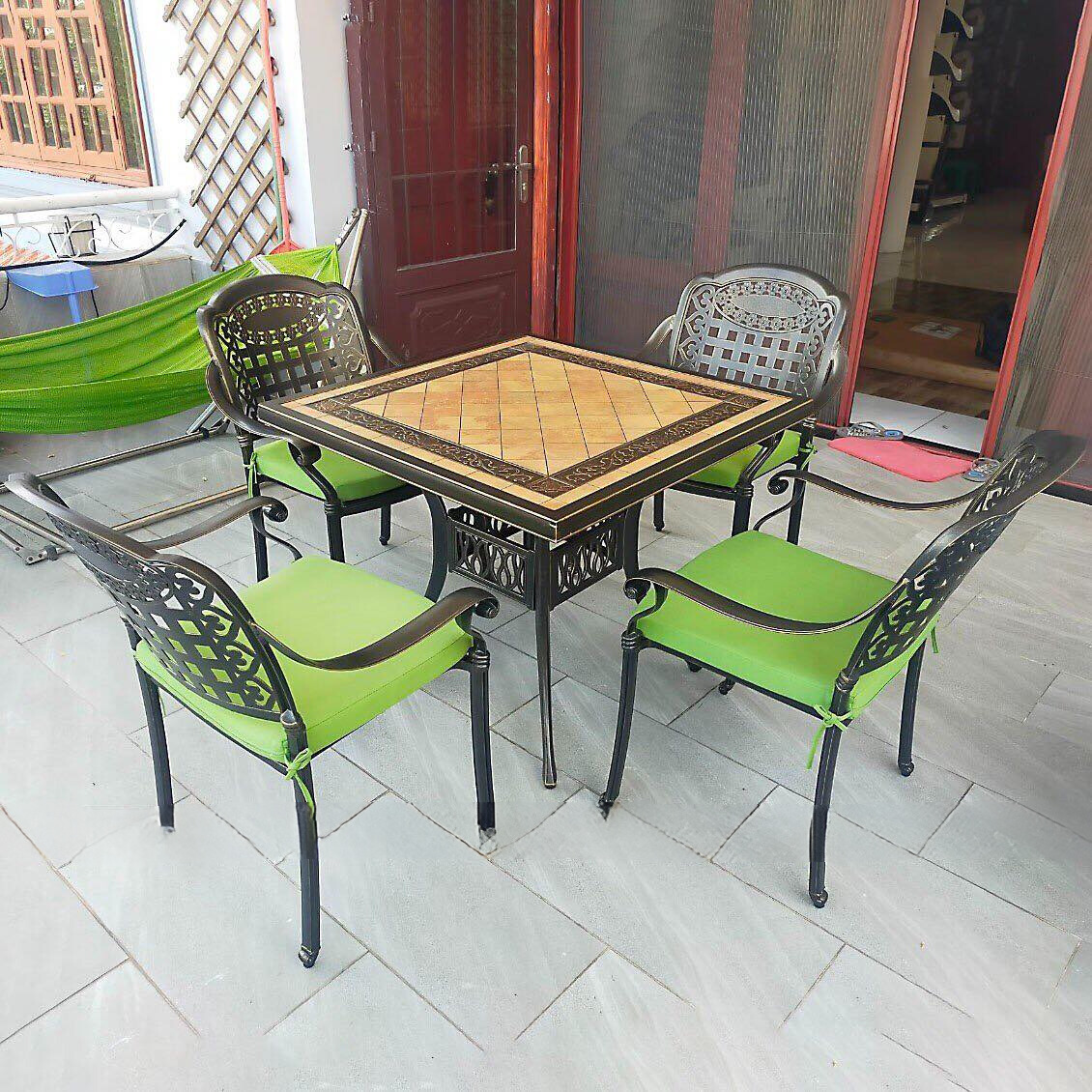 Bộ Bàn Nhôm Đúc Mặt Đá Vuông D90