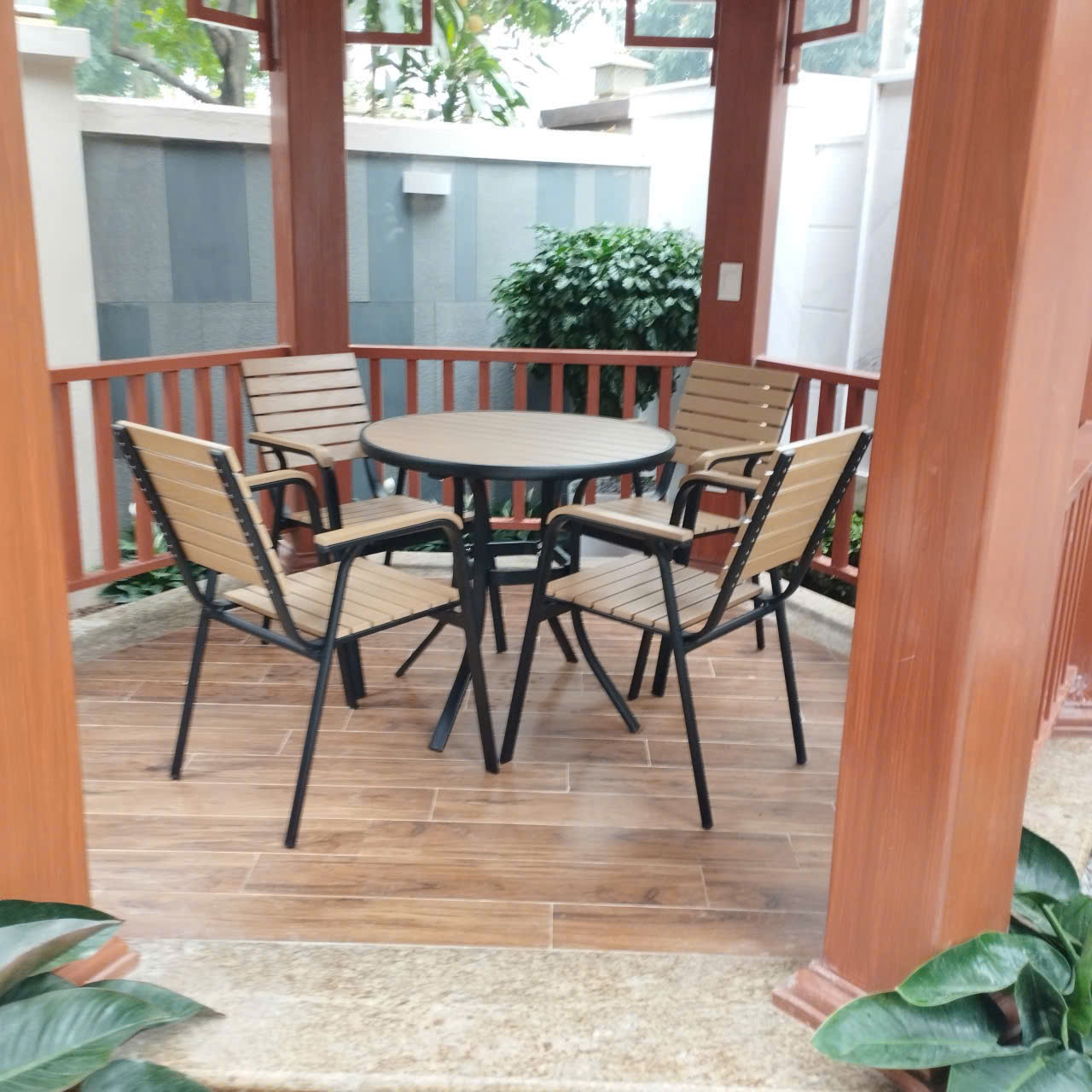 Bàn Ghế Sân Vườn Composit D80