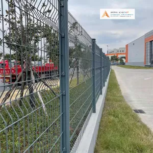 Hàng rào lưới thép hàn – giải pháp bảo vệ an toàn và bền vững