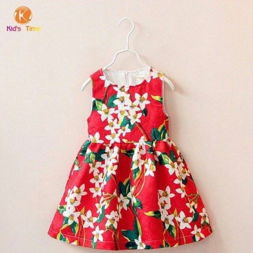 Đầm hoa kèm cài cho mùa xuân rực rỡ