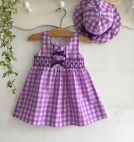 Đầm caro kèm nón