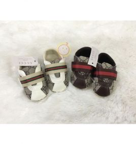 Giày siêu nhẹ cho bé trai