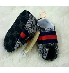 Giày siêu nhẹ cho bé trai