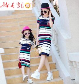 Đầm thun cặp mẹ con sọc ngang xẻ tà thời trang ( Mẹ )