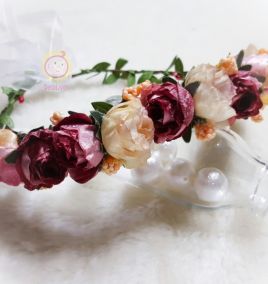 Vòng hoa đội đầu cho bé gái
