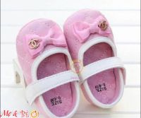Giày tập đi cho bé gái