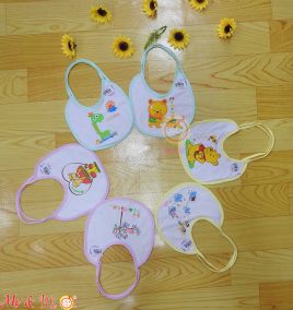 Yếm ăn cột cho bé