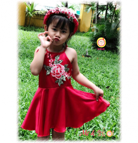 Đầm yếm kèm mấn cho bé gái