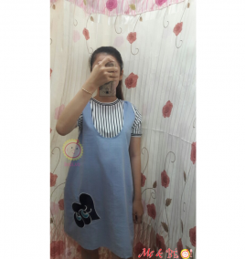 Đầm yếm thêu trái tim