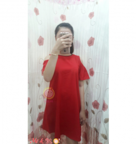 Đầm bầu trễ vai form suông viền cổ đính hột cườm
