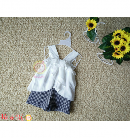 Set áo trắng quần caro