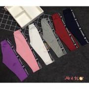 Quần legging in chữ