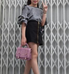 Set áo trễ vai cột caro váy đen