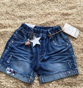 Quần short jean kèm móc hình ngôi sao