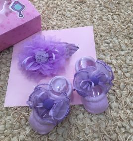 Set  hộp quà băng đô kèm vớ cho bé gái