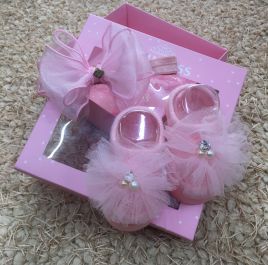 Set  hộp quà băng đô kèm vớ cho bé gái