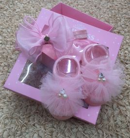 Set  hộp quà băng đô kèm vớ cho bé gái
