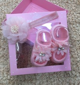Set  hộp quà băng đô kèm vớ cho bé gái