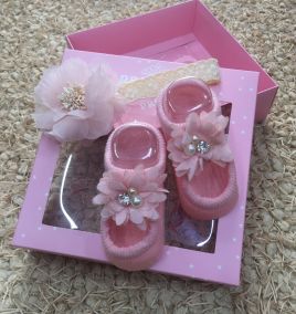 Set  hộp quà băng đô kèm vớ cho bé gái