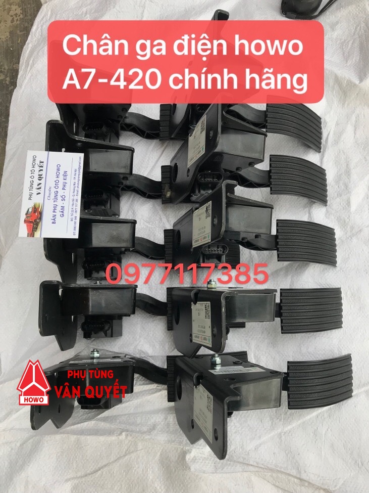 Chân ga điện howo A7 420 chính hãng WG9925570001