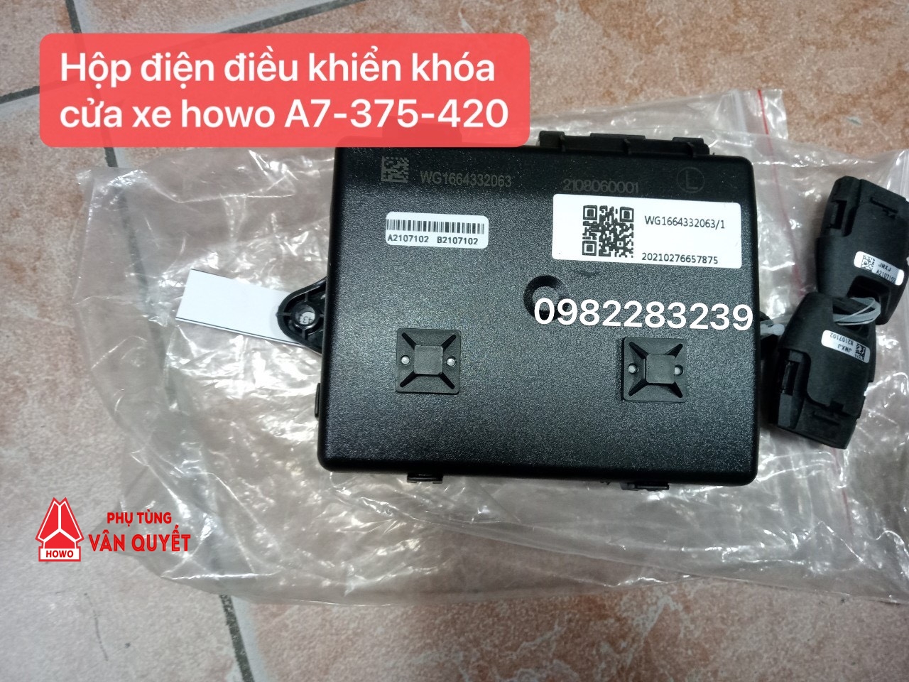 Hộp điều khiển khóa cửa xe howo A7. WG1664332063, WG1664332064