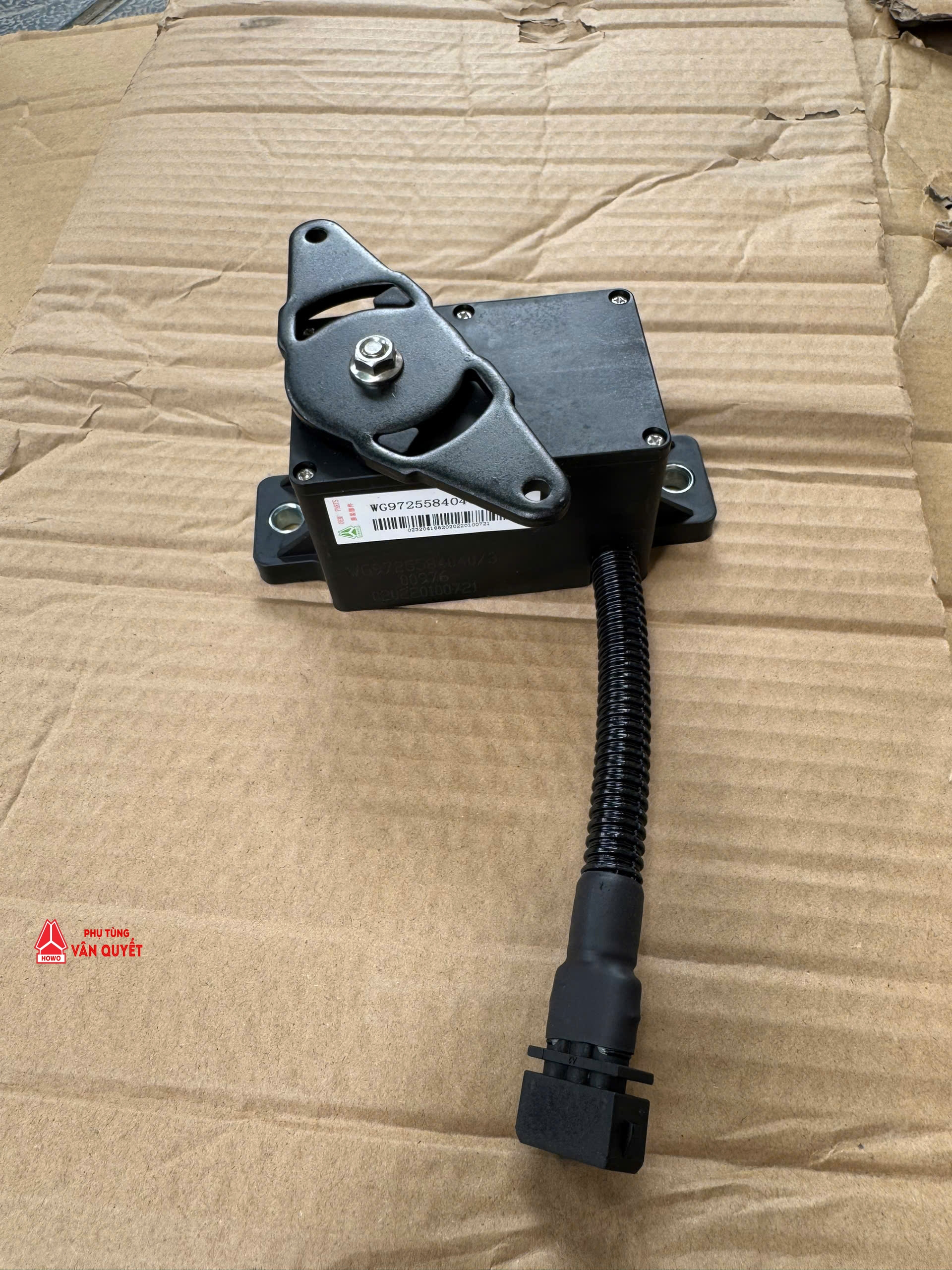 Cảm biến ga quay bom xe trộn bê tông Howo, Hộp rơ le cảm biến ga quay bồn xe trộn bê tông Howo. WG9725584040/3