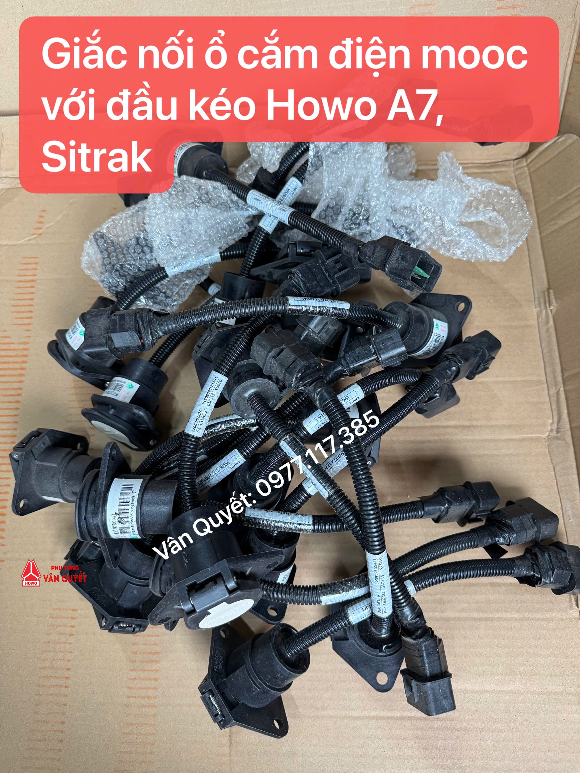 Dây giắc cắm điện nối từ đầu kéo Howo A7, Sitrak T7H ra mooc. WG9724770014