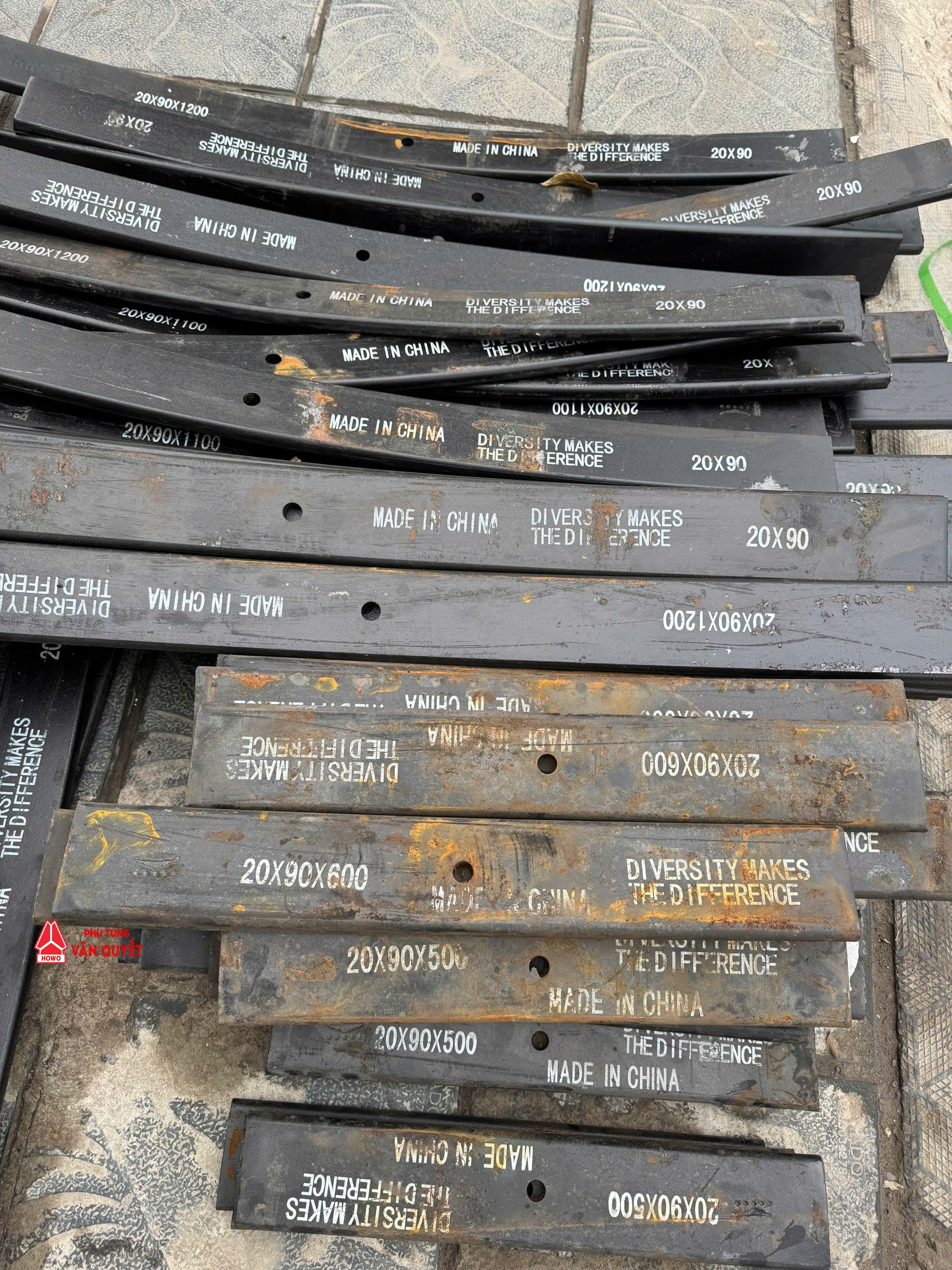 Lá nhíp sau xe tải Huyndai - Hino bản 90x20