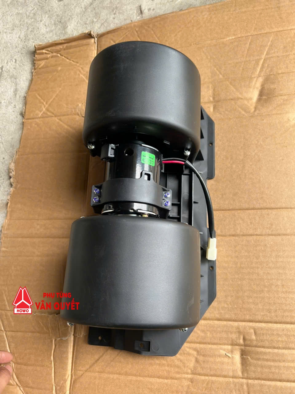 Quạt gió điều hòa xe ben Howo V7G 380 - WG1642822066