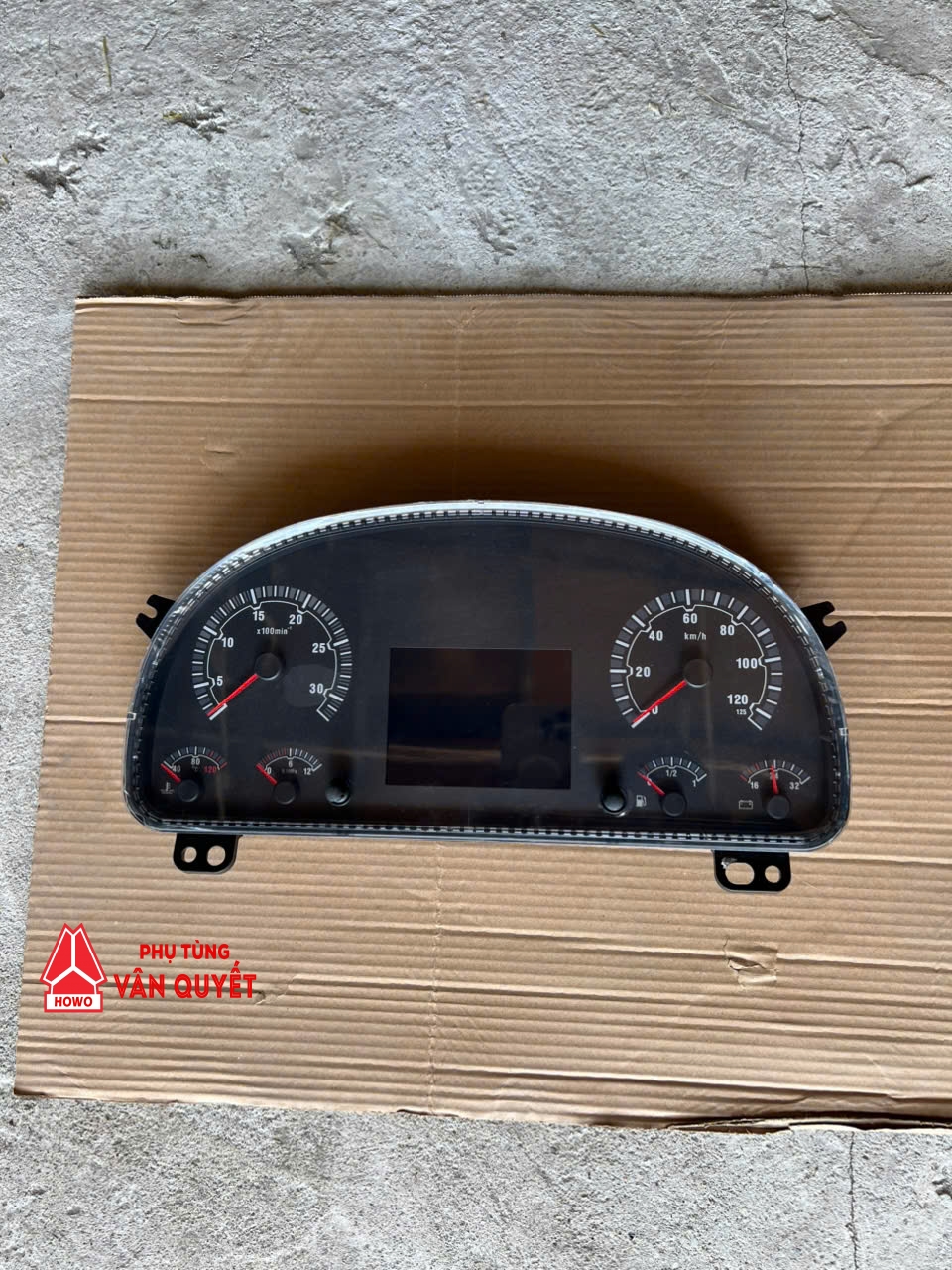 Đồng hồ táp lô xe bơm bê tông Sitrak T7H-440. WG9716582214