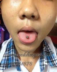 xỏ khuyên lưỡi 8