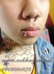 xỏ khuyên mũi 6