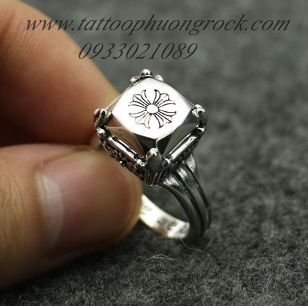 nhan chrome hearts 17