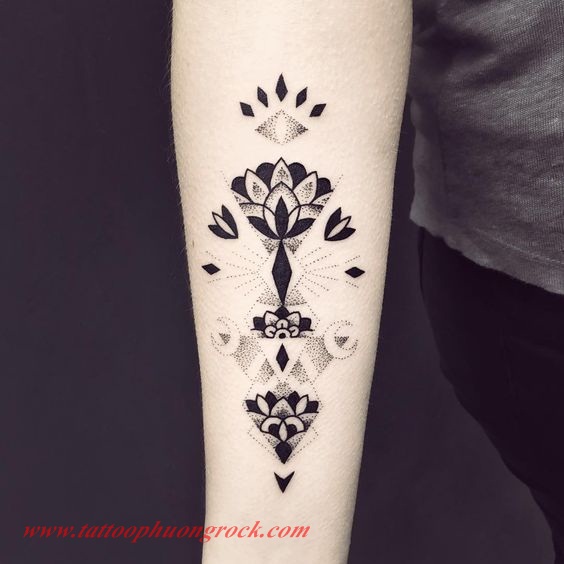 Hinh xam dotwork 10