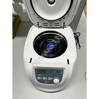 Máy ly tâm DLAB D3024