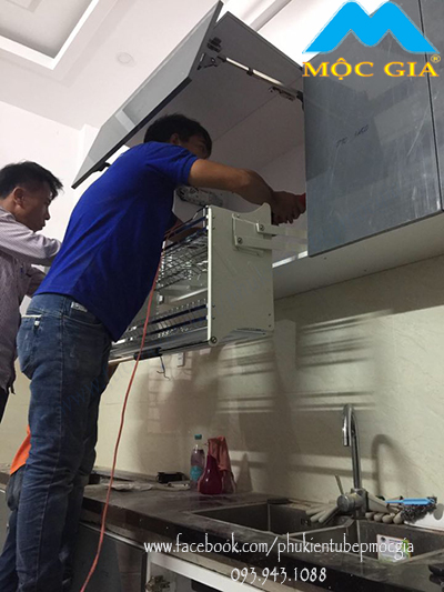 lắp đặt phụ kiện tủ bếp tại Bình Tân