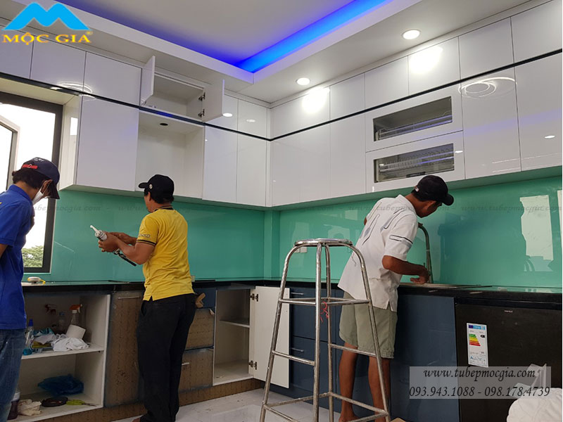 thi công lắp đặt mẫu tủ bếp đẹp - tủ bếp Acrylic ACR01TD