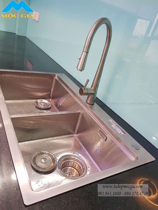 Chậu rửa chén và vòi rửa Konox