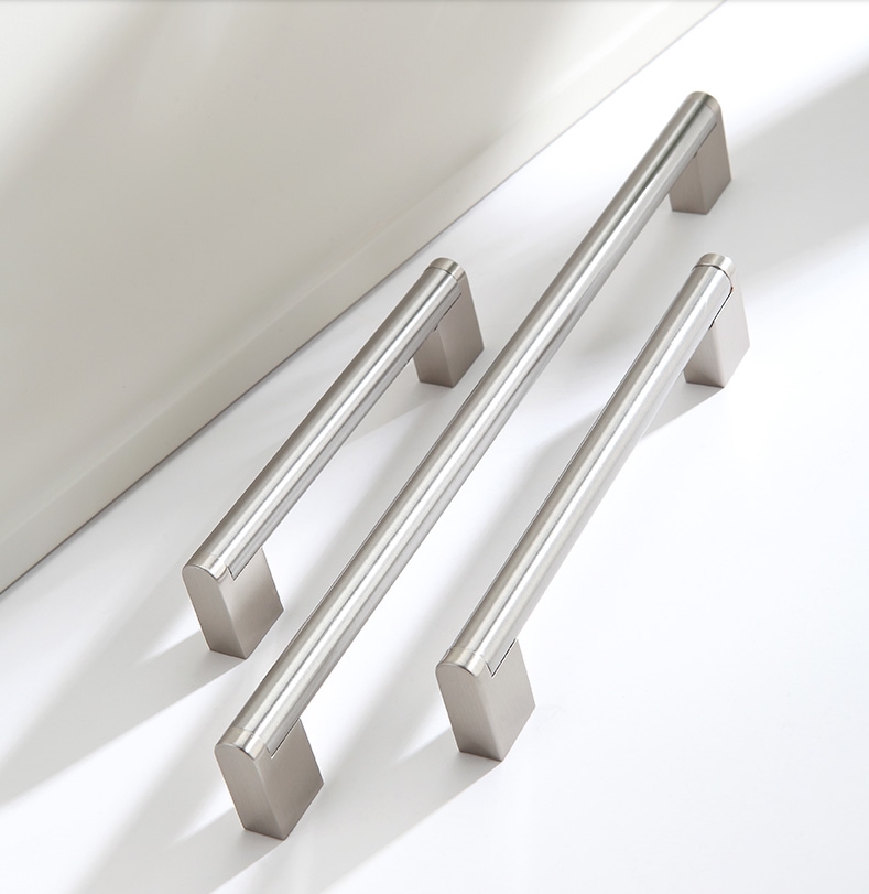 Tay Nắm Cửa Tủ Inox FIN453D