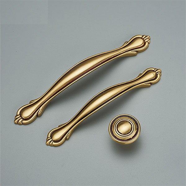 Tay Nắm Cửa Tủ Bằng Đồng theo phong cách cổ điển