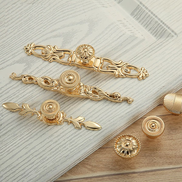 Tay nắm cửa tủ cổ điển hoa văn đẹp