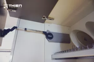Tay nâng Blum Aventos HL mở lên song song