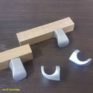 Núm Tay Nắm Hiện Đại MN505BHK