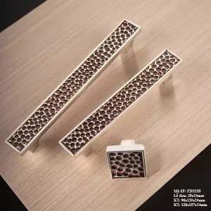 Tay Nắm Cửa Tủ Bằng Đồng FD323B