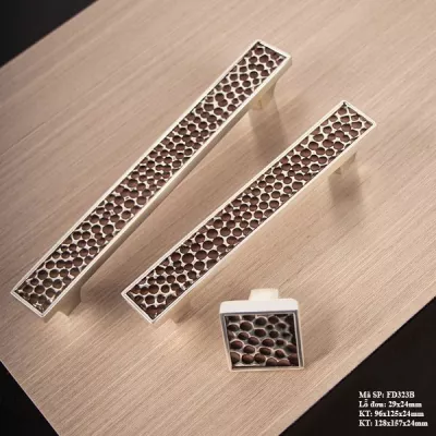 Tay Nắm Cửa Tủ Bằng Đồng FD323B
