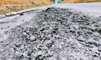Đường đầu tư gần 850 tỷ đồng, mới sử dụng đã hư nhiều điểm