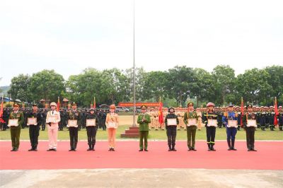 Bộ Công an tổng kết công tác tổ chức lực lượng tham gia diễu binh, diễu hành tại Lễ kỷ niệm 70 năm Chiến thắng Điện Biên Phủ