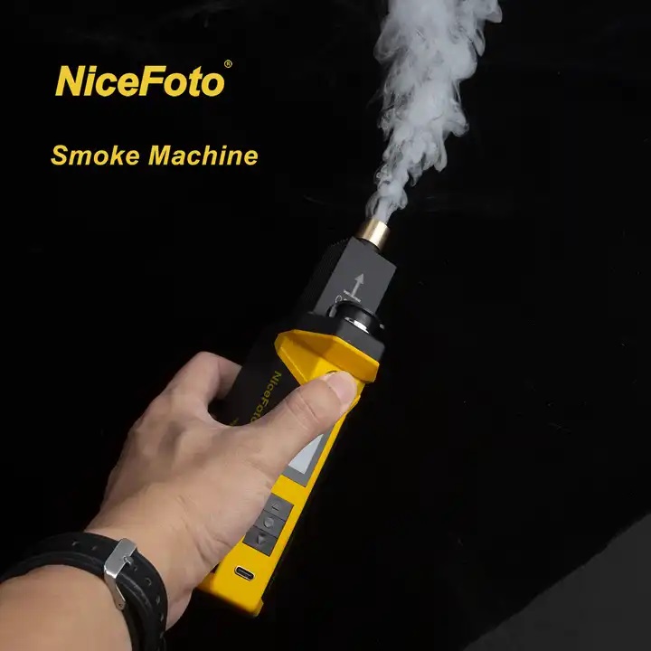 Máy tạo Khói NiceFoto Fog-101 SMOKE NiceFoto Fog-101 SMOKE Thiết bị tạo khói, Sương mù cầm tay điều khiển từ xa Máy tạo khói sương NiceFoto Fog-101 SMOKE tạo nên sương khói mờ ảo cho bức hình chụp trở lên lãng mạn hơn, huyền bí hơn,độc đáo hơn 