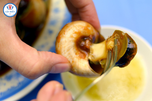 Thưởng thức ốc mỡ xào me chuẩn vị nhà hàng