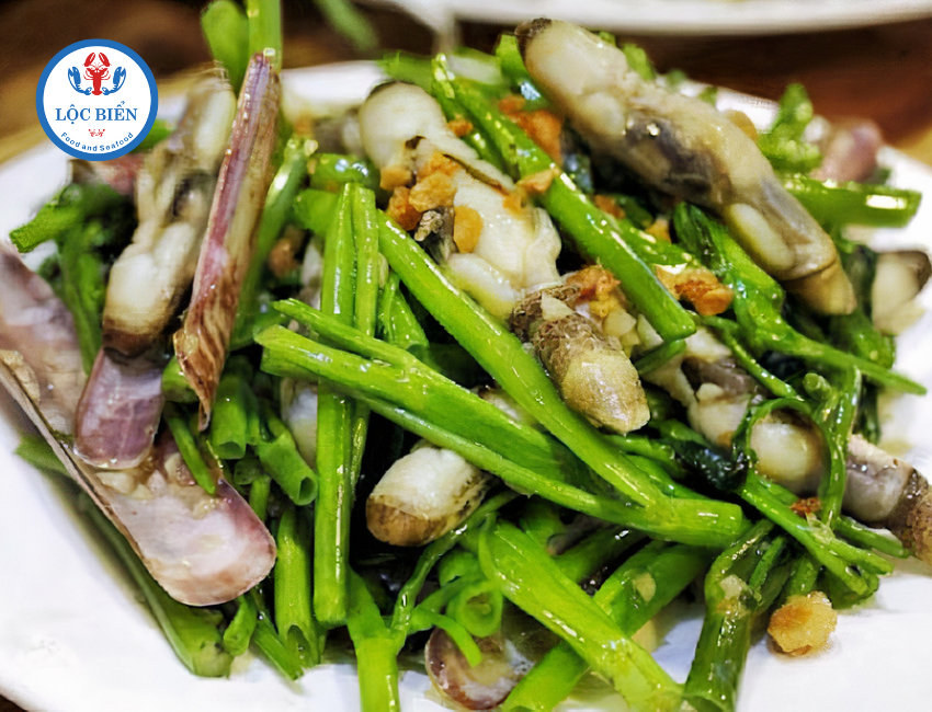 Ốc móng tay xào rau muống